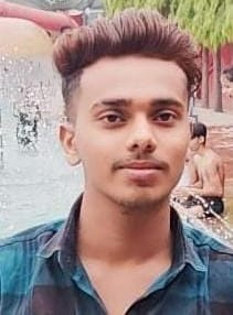 काशीपुर में जिस कार से आए थे युवक। संवाद काशीपुर में जिस कार से आए थे युवक। संवाद