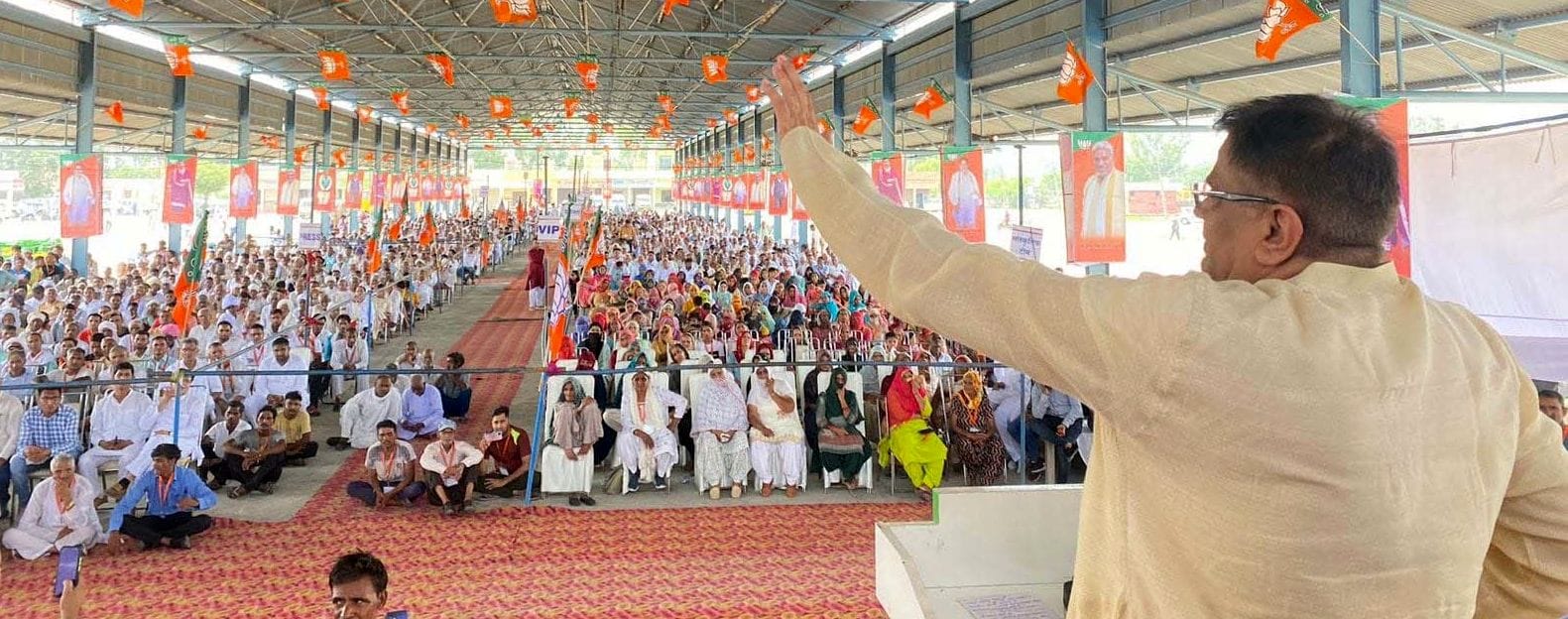 16जेएनडी19-उचाना में आयोजित पन्ना प्रमुख सम्मेलन को संबोधित करते भाजपा प्रदेशाध्यक्ष ओपी धनखड़। 16जेएनडी19-उचाना में आयोजित पन्ना प्रमुख सम्मेलन को संबोधित करते भाजपा प्रदेशाध्यक्ष ओपी धनखड़।