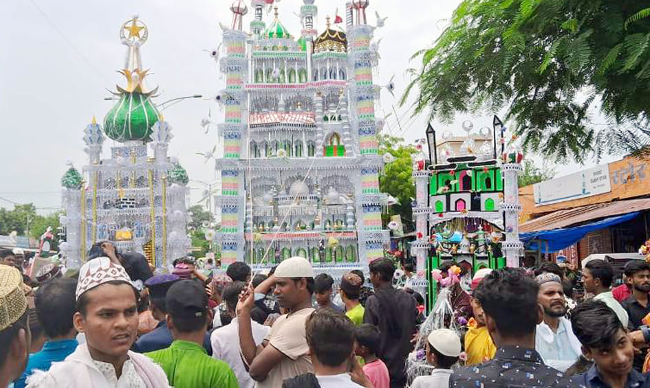 मितौली में कर्बला जाते ताजिया मितौली में कर्बला जाते ताजिया