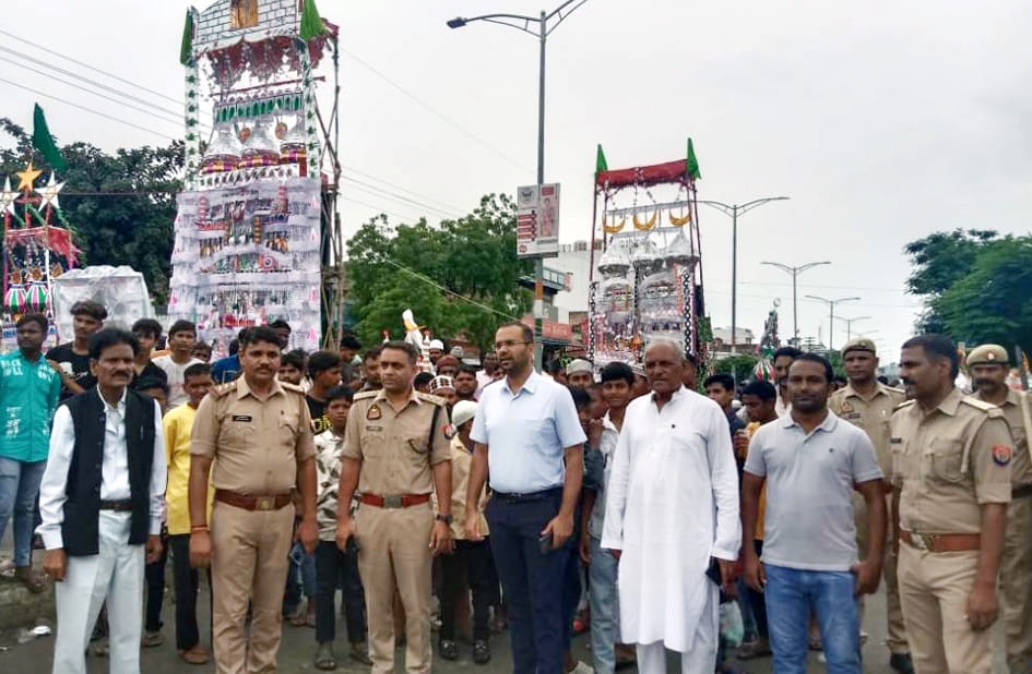 मितौली में कर्बला जाते ताजिया मितौली में कर्बला जाते ताजिया