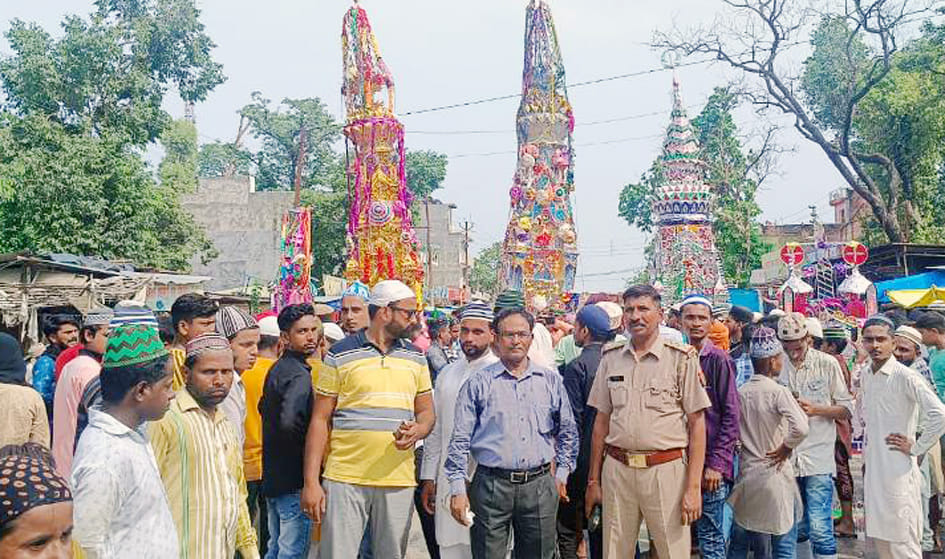 मितौली में कर्बला जाते ताजिया मितौली में कर्बला जाते ताजिया