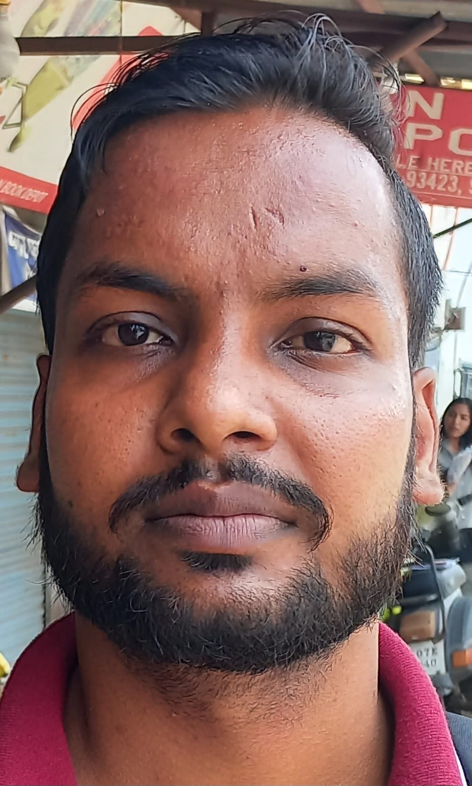 कुरुक्षेत्र। परीक्षा केंद्र के बाहर रोल नंबर सूची देखते परीक्षार्थी। कुरुक्षेत्र। परीक्षा केंद्र के बाहर रोल नंबर सूची देखते परीक्षार्थी।