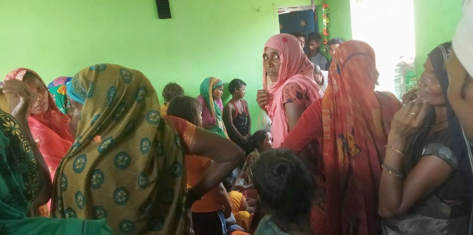 मृतक निर्दोष का फइल फोटो।
