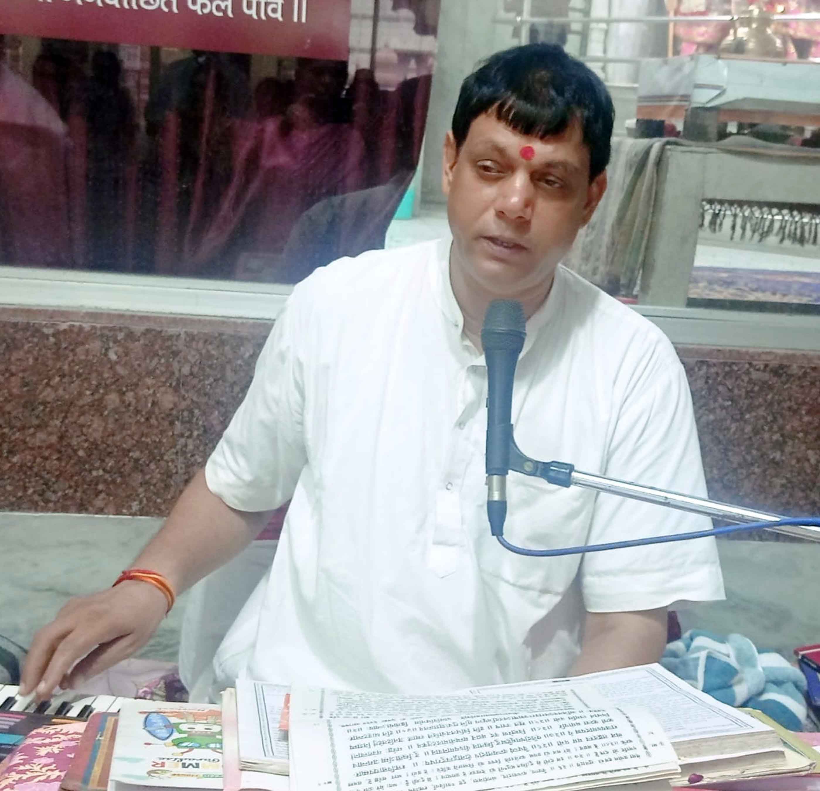 रेलवे लाइन के नजदीक खड़ी मृतक फाँजी की बुलेट बाइक। संवाद रेलवे लाइन के नजदीक खड़ी मृतक फाँजी की बुलेट बाइक। संवाद