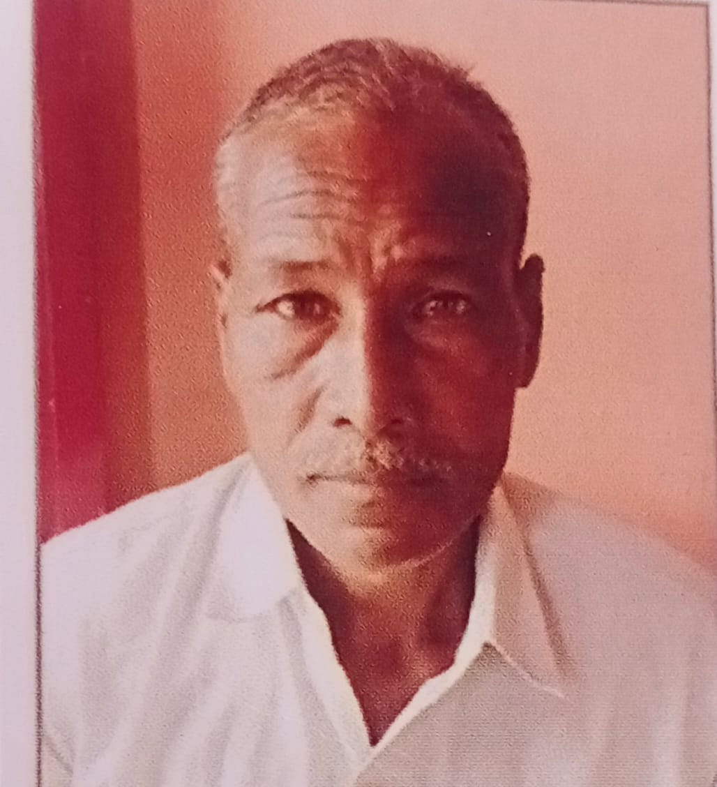 नन्हेडी(भोपा)के मजदूर की मौत पर विलाप करती मृतक मजदूर की पत्नी व अन्य महिलाएं।संवाद नन्हेडी(भोपा)के मजदूर की मौत पर विलाप करती मृतक मजदूर की पत्नी व अन्य महिलाएं।संवाद