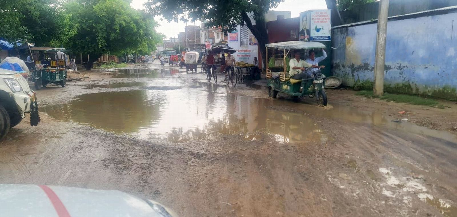 मोंटू शर्मा।