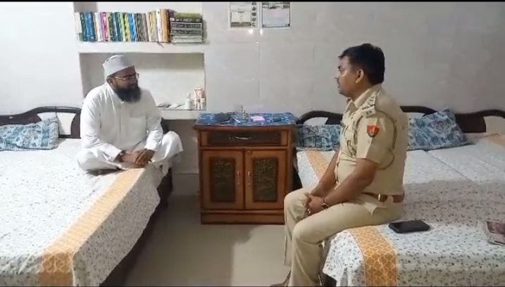 खरखौदा थाना में मांगपत्र देने पहुंचे युवा हिंदू संगठन खरखौदा के सदस्य। संगठन खरखौदा थाना में मांगपत्र देने पहुंचे युवा हिंदू संगठन खरखौदा के सदस्य। संगठन