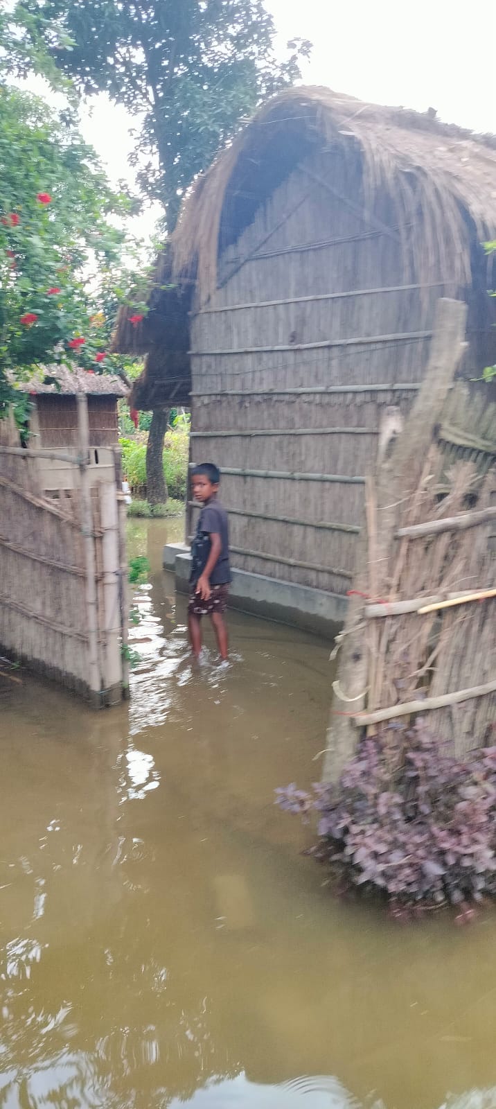 गांव चंदिया हजारा की आबादी में घ्रूसा पानी । स्त्रोत- ग्रामवासी