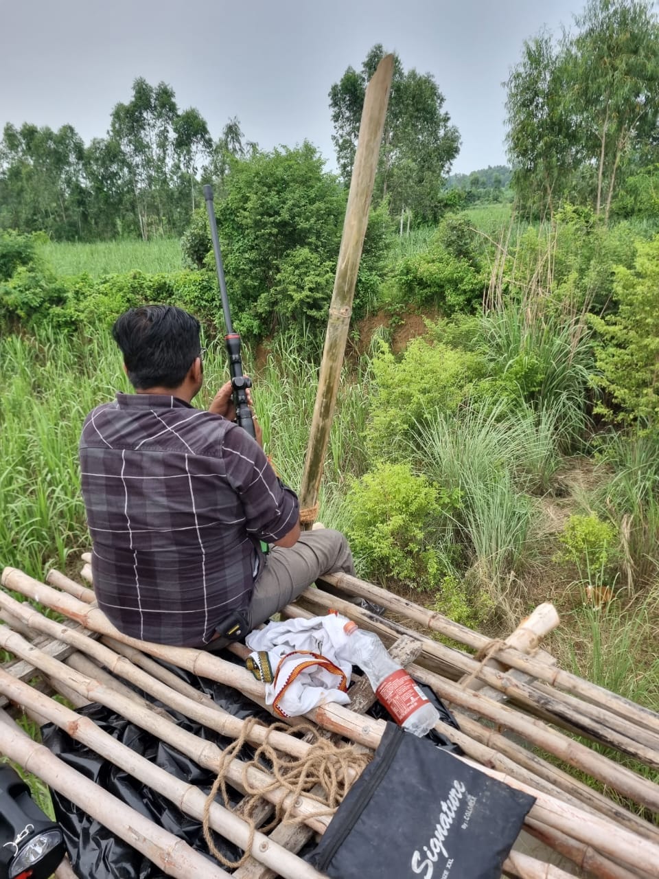 बिजनौर के गांव तेलीपुरा के पास गुलदार को पकड़ने के लिए लगाया गया पिंजरा। स्रोत पुलिस। बिजनौर के गांव तेलीपुरा के पास गुलदार को पकड़ने के लिए लगाया गया पिंजरा। स्रोत पुलिस।