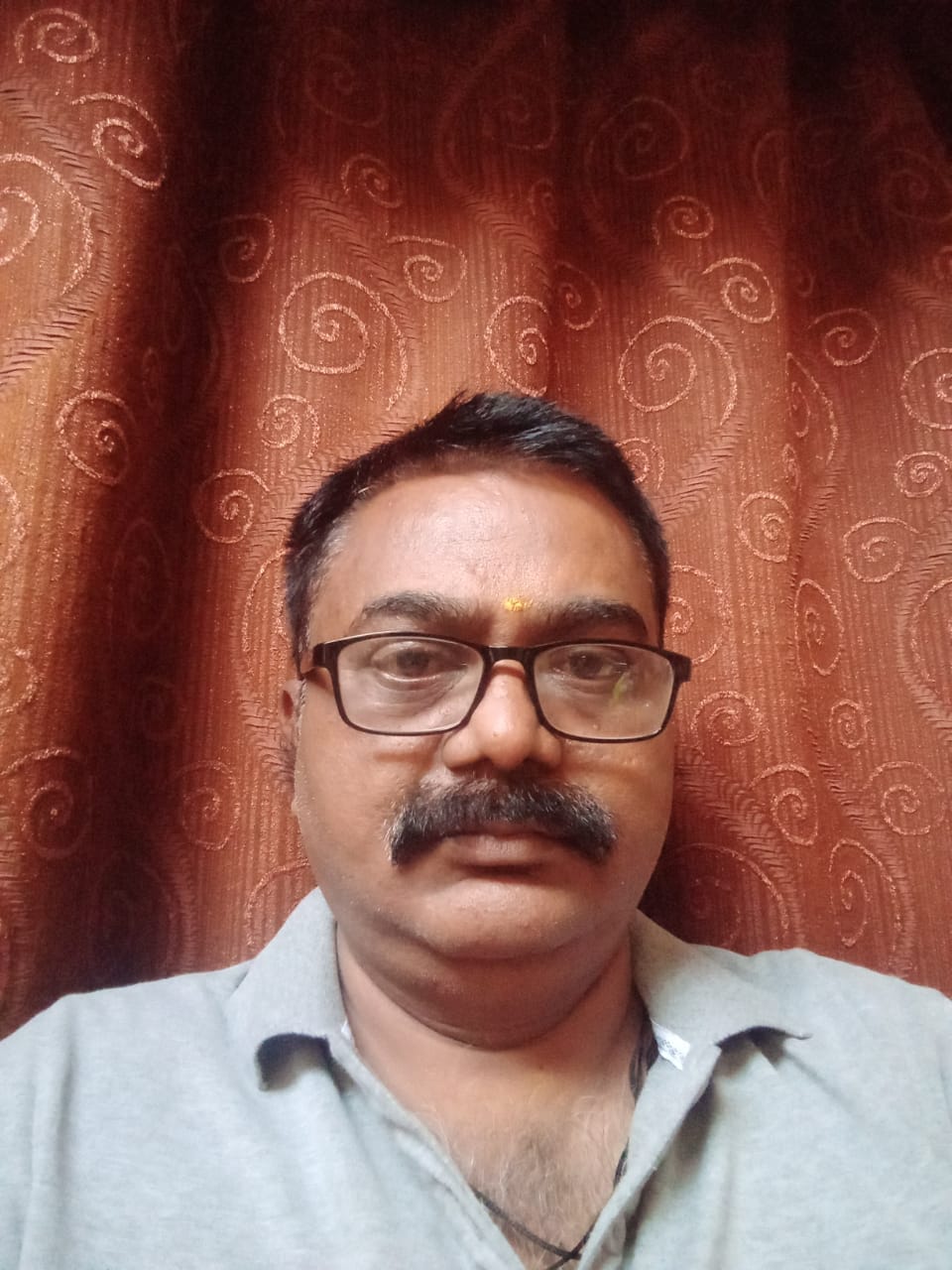 शहर की यशवंतरी मंदिर जाने वाली सडक पर हुए बडे बडे गड़़डे । संवाद