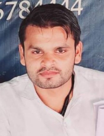 पुराना माल गोदाम रोड़ रेलवे क्रासिंग से सहोदरपुर जाने वाली सड़क पर भरा पानी। संवाद