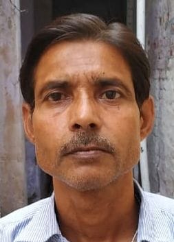 सदर तहसील के पास मेन रोड पर लीकेज पानी का पाइप। संवाद