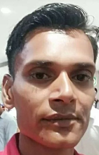 सदर तहसील के पास मेन रोड पर लीकेज पानी का पाइप। संवाद