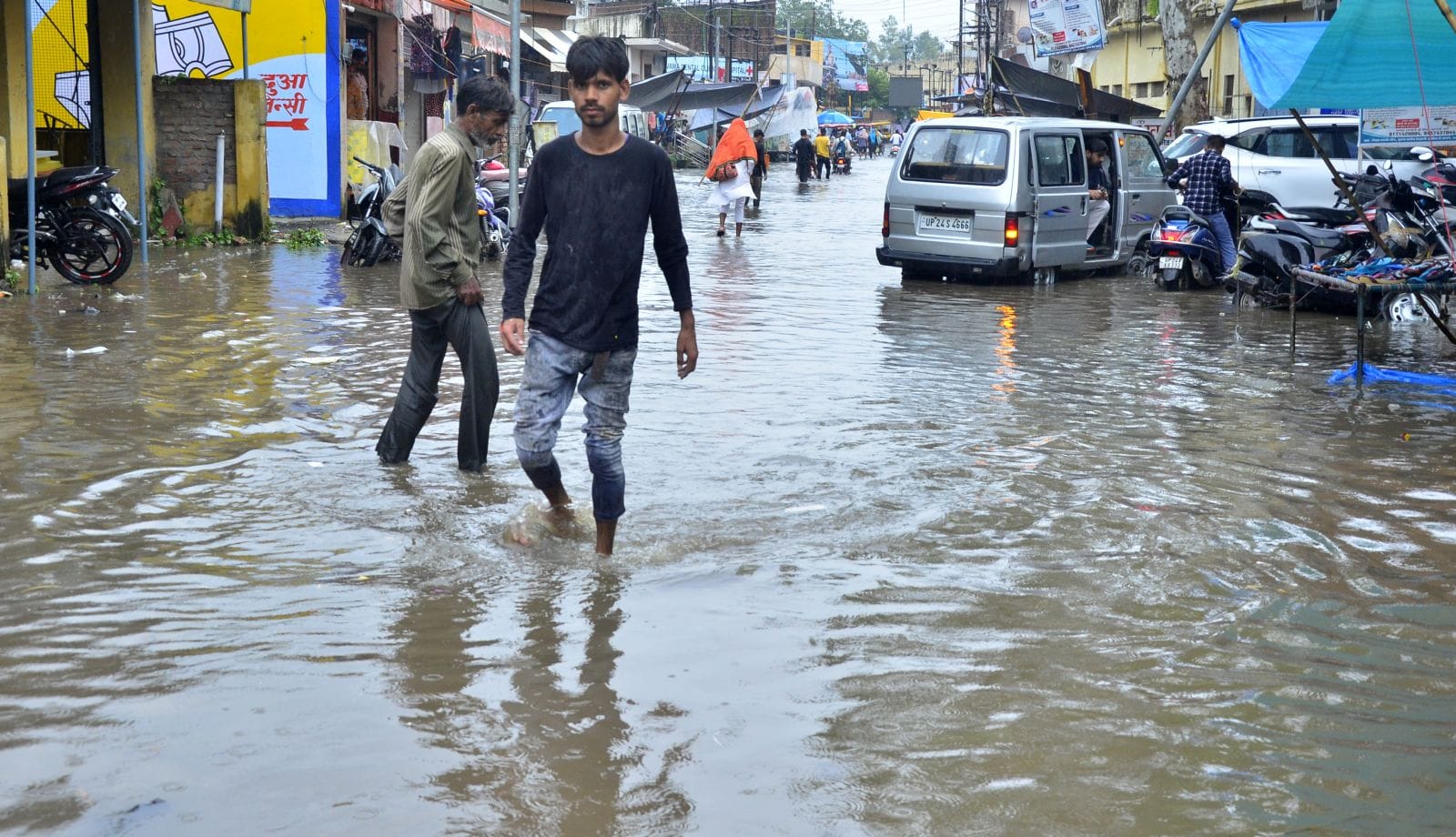 टिकटगंज में भरा बारिश का पानी। संवाद