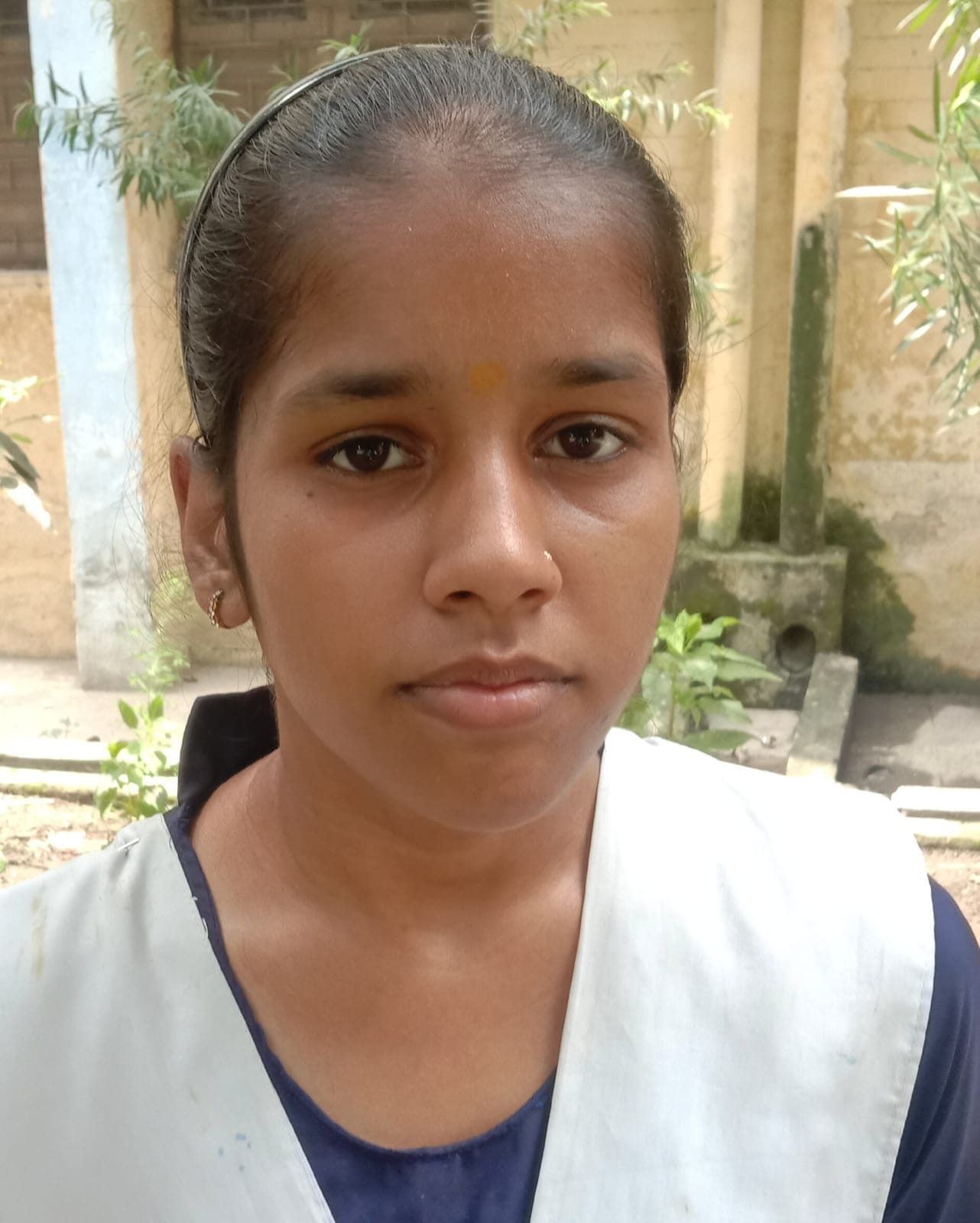 छात्राओं कोे शपथ दिलाती प्रधानाचार्य डॉक्टर जाहिदा खातून । संवाद