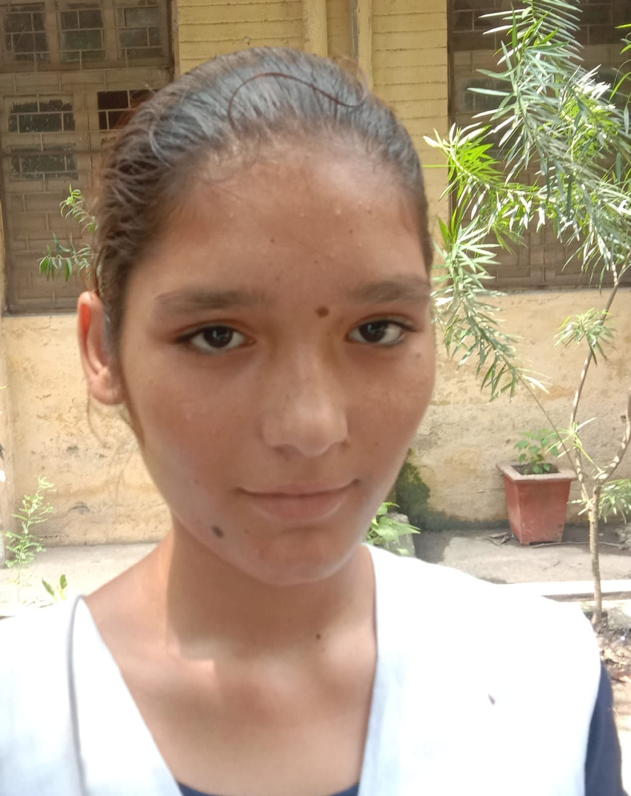 छात्राओं कोे शपथ दिलाती प्रधानाचार्य डॉक्टर जाहिदा खातून । संवाद