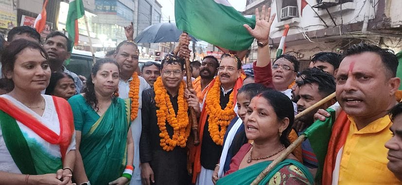 जसपुर में तिरंगा यात्रा निकालते कार्यकर्ता। स्रोत भाजयुमो कार्यकर्ता जसपुर में तिरंगा यात्रा निकालते कार्यकर्ता। स्रोत भाजयुमो कार्यकर्ता