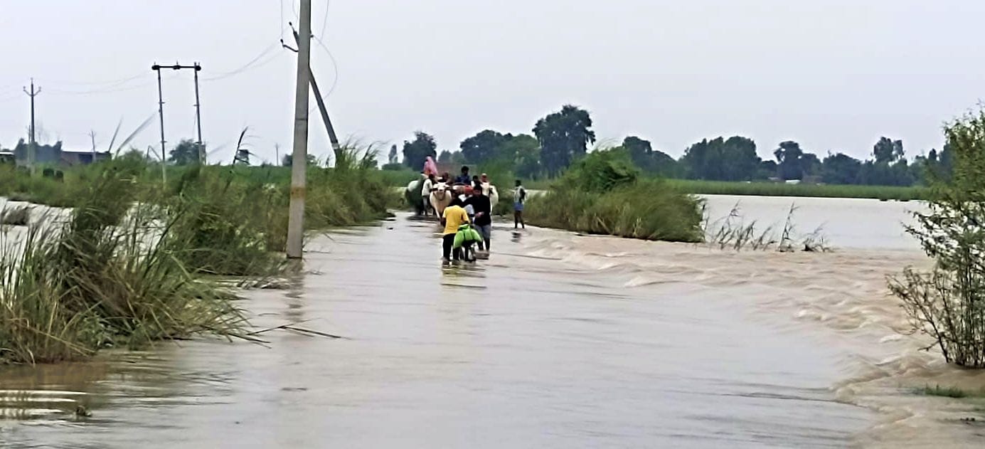 गर्रा नदी का बढ़ रहा जलस्तर। संवाद