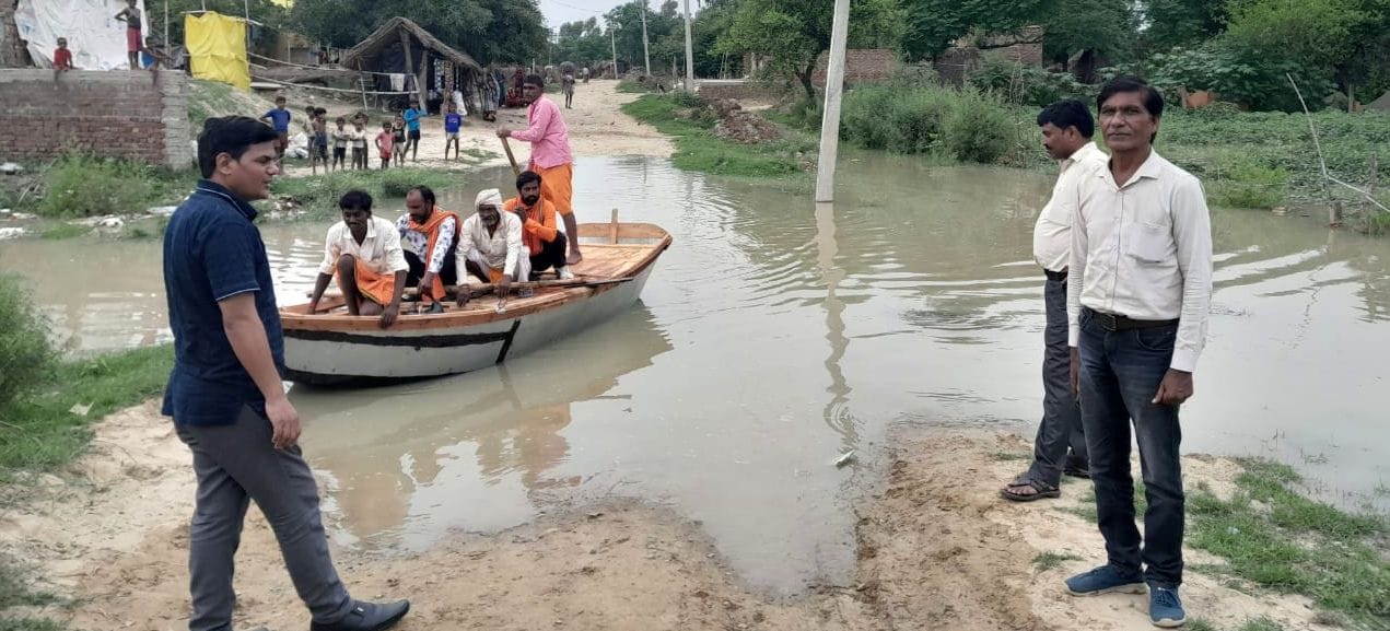 गर्रा नदी का बढ़ रहा जलस्तर। संवाद
