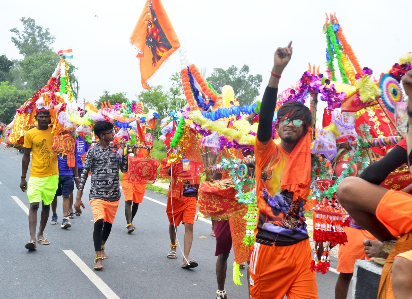 कछला से निकली कांवड़ियों की टोली। संवाद कछला से निकली कांवड़ियों की टोली। संवाद