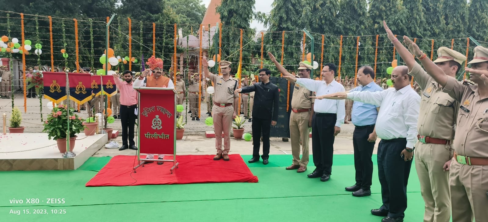 स्वतंत्रता दिवस पर शहर में हिन्दू जागरण मंच द्धारा निकाली गई तिरंगा यात्रा में शमिल लोग । संवाद स्वतंत्रता दिवस पर शहर में हिन्दू जागरण मंच द्धारा निकाली गई तिरंगा यात्रा में शमिल लोग । संवाद