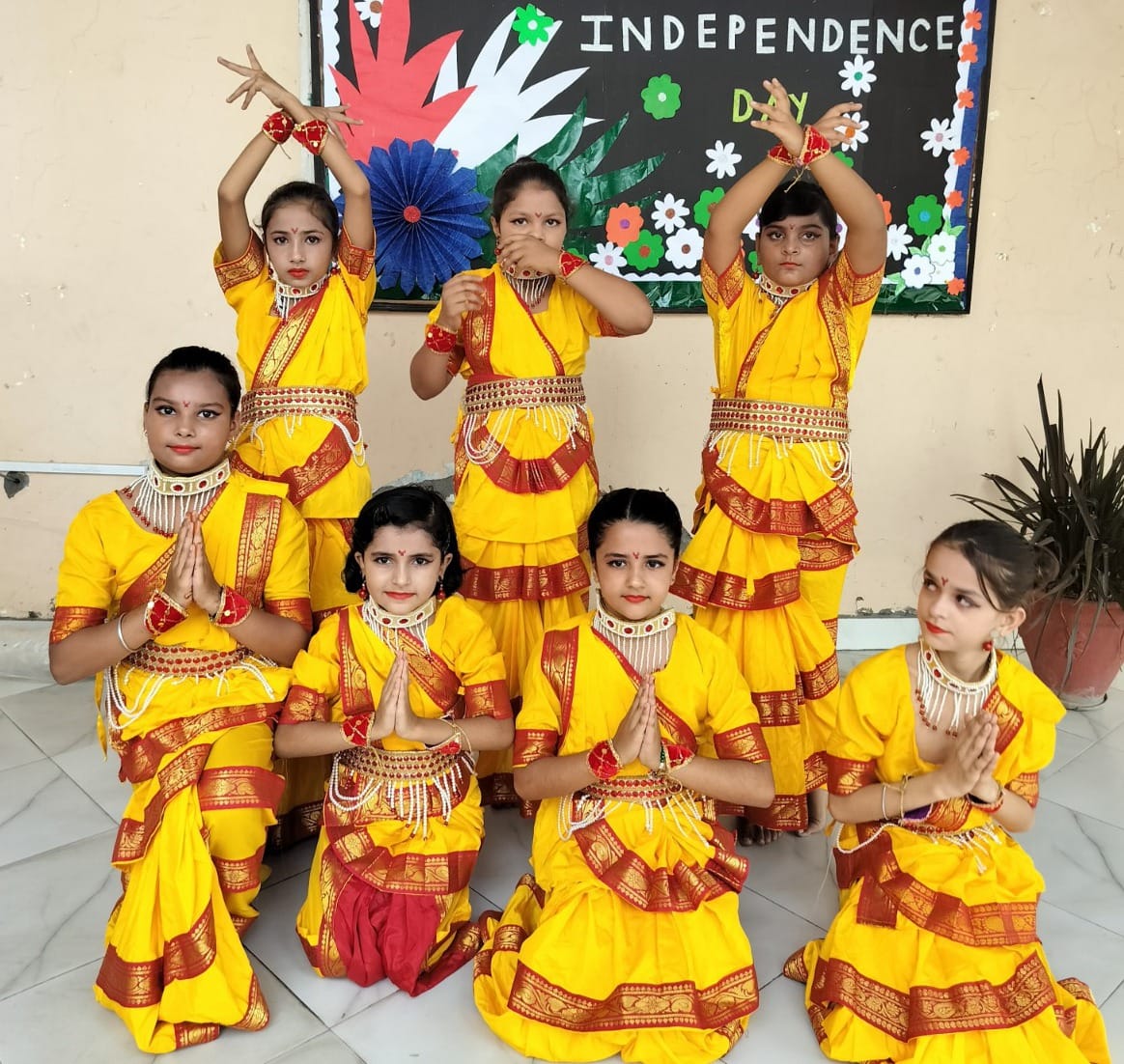 शामली रोटरी भवन में ध्वजारोहण करते अध्यक्ष रोटेरियन प्रशांत जैन सचिव नितिन गर्ग अमर जैन संजय शामली रोटरी भवन में ध्वजारोहण करते अध्यक्ष रोटेरियन प्रशांत जैन सचिव नितिन गर्ग अमर जैन संजय