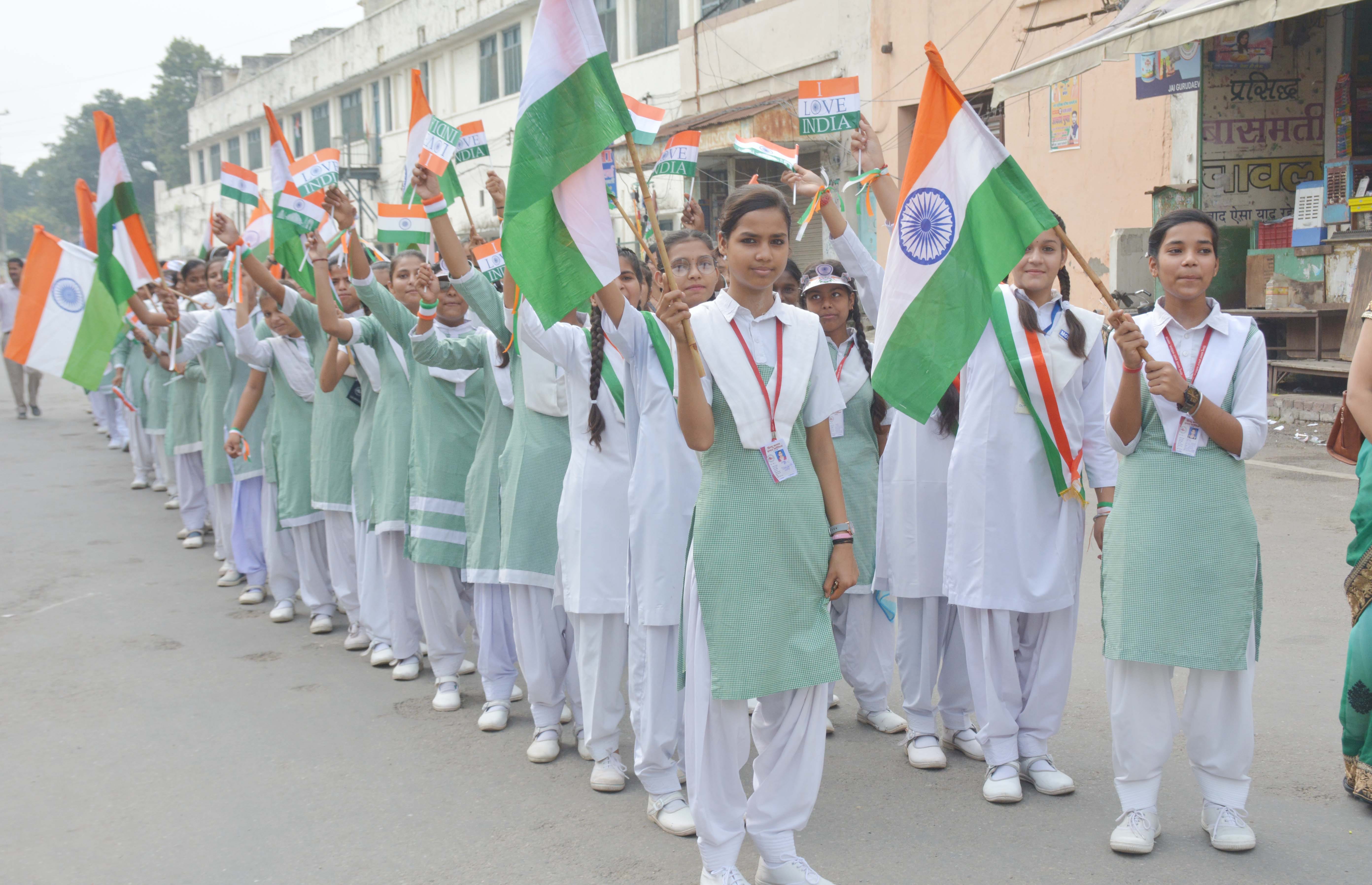 शामली रोटरी भवन में ध्वजारोहण करते अध्यक्ष रोटेरियन प्रशांत जैन सचिव नितिन गर्ग अमर जैन संजय शामली रोटरी भवन में ध्वजारोहण करते अध्यक्ष रोटेरियन प्रशांत जैन सचिव नितिन गर्ग अमर जैन संजय