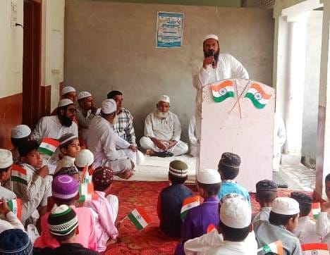शामली रोटरी भवन में ध्वजारोहण करते अध्यक्ष रोटेरियन प्रशांत जैन सचिव नितिन गर्ग अमर जैन संजय शामली रोटरी भवन में ध्वजारोहण करते अध्यक्ष रोटेरियन प्रशांत जैन सचिव नितिन गर्ग अमर जैन संजय