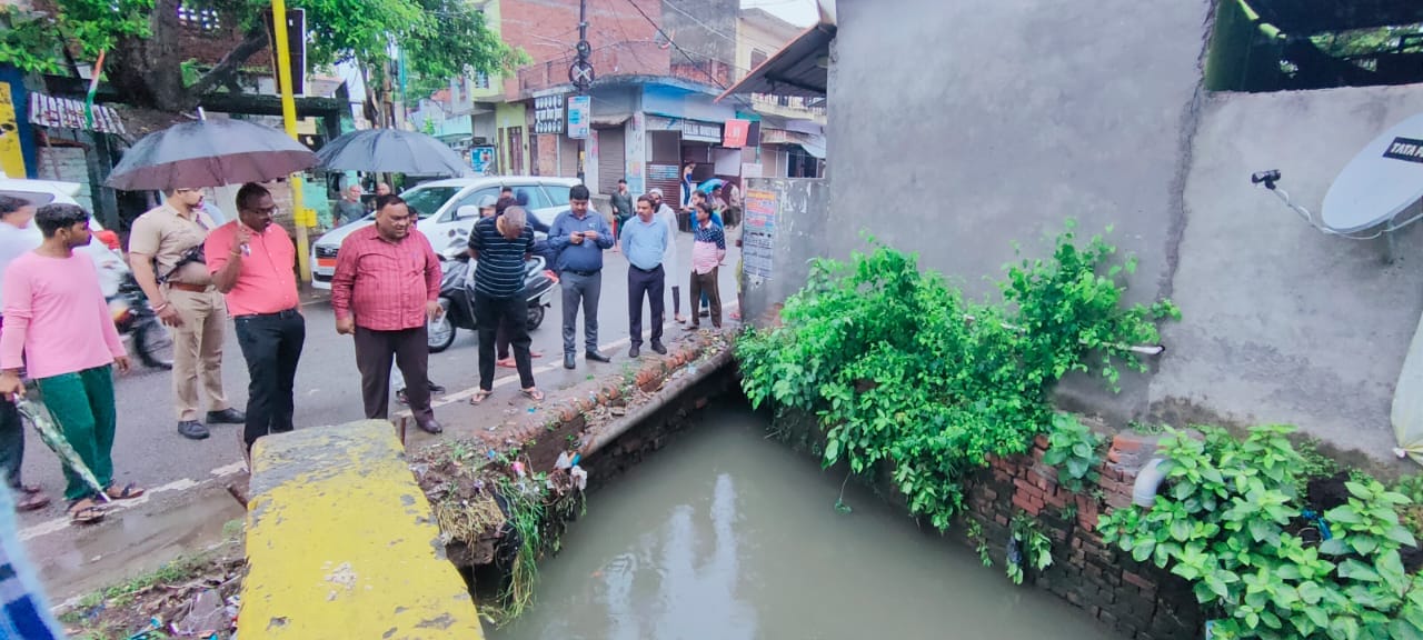 शाहजहांपुर नगर निगम में हुआ जलभराव। संवाद