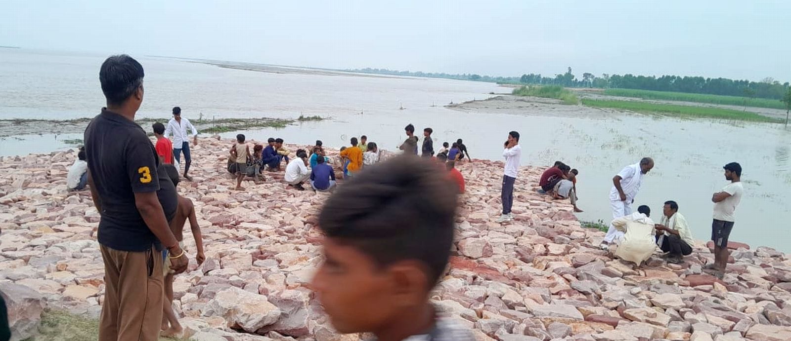 लापता नवी अहमद ।