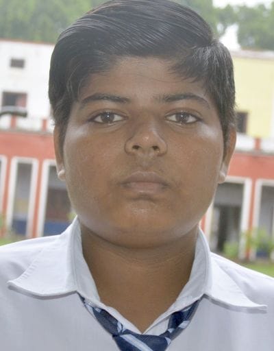 चंद्रयान-3 की सफल लैडिंग का लाइव देखते छात्र। संवाद