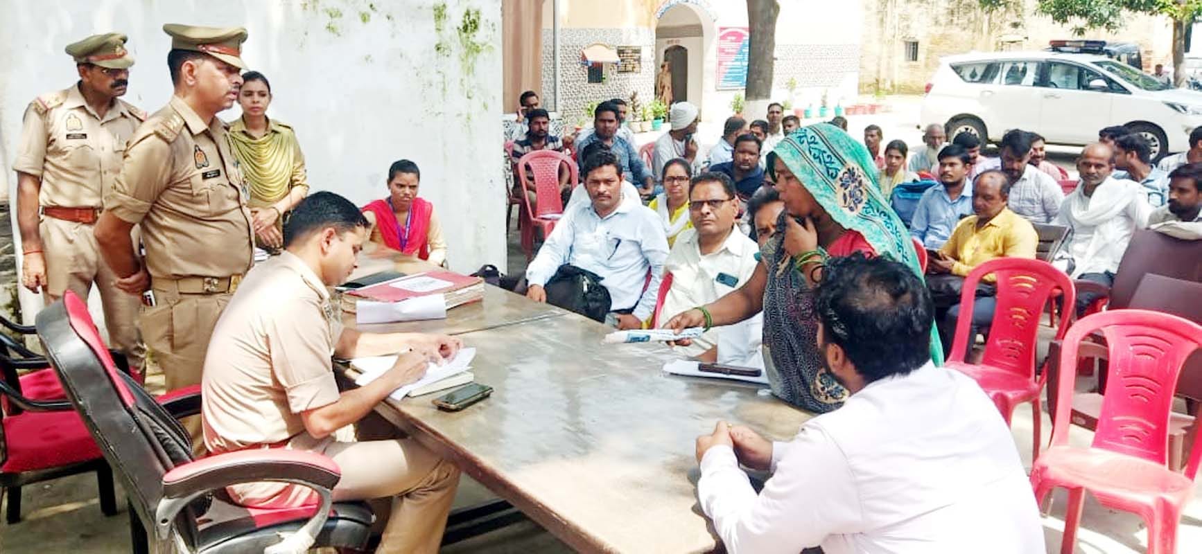 जनसुनवाई की खबर में पीड़ित, तहयरा। संवाद