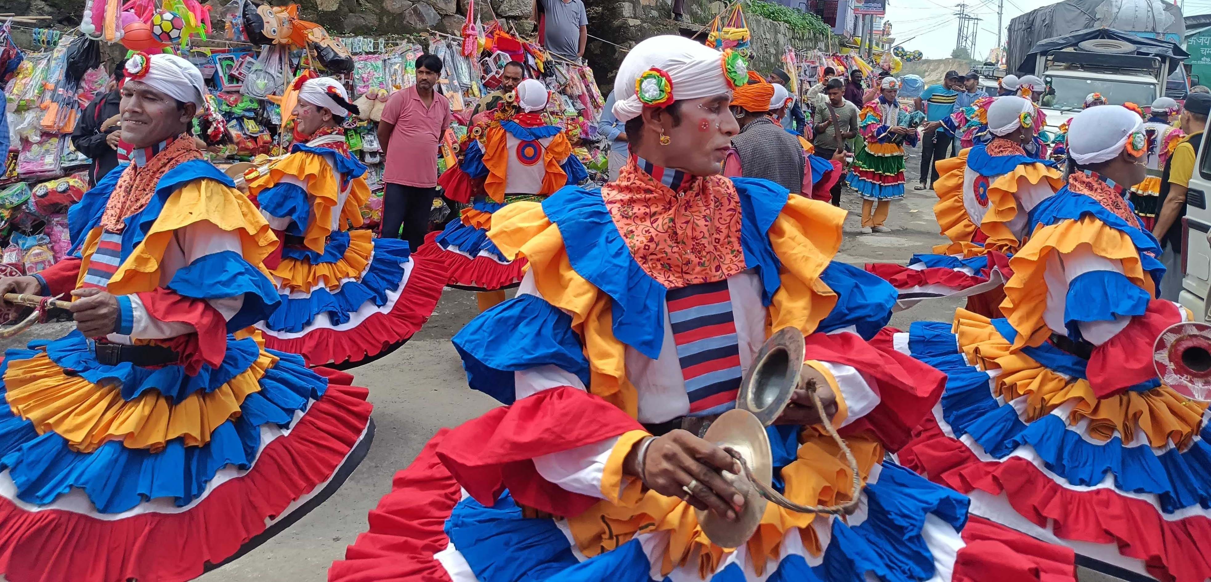 देवीधुरा के बगवाल मेले का रिबन काट शुभारंभ करतीं जिला पंचायत अध्यक्ष ज्योति राय। संवाद देवीधुरा के बगवाल मेले का रिबन काट शुभारंभ करतीं जिला पंचायत अध्यक्ष ज्योति राय। संवाद