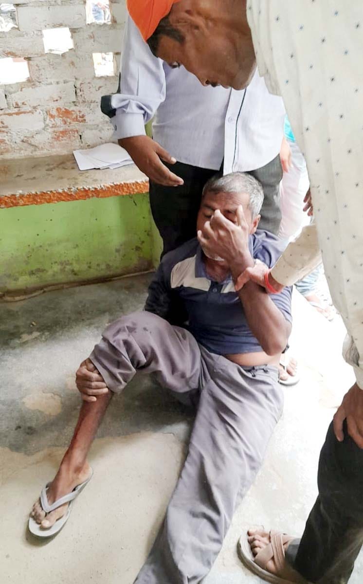 खुटार थाने में यही सामान निकाल कर रखते समय हुआ धमाका