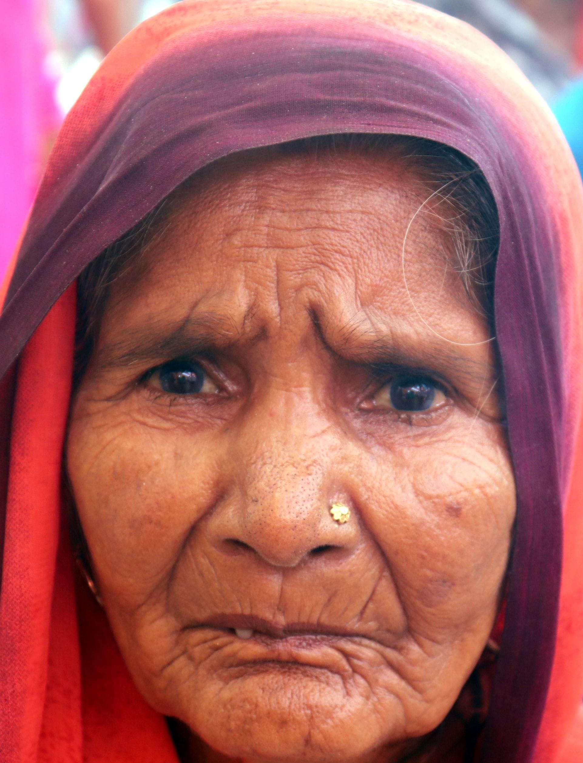 मिर्जापुर में बाढ़ पीड़ितों को संबोधित करते सीएम योगी। संवाद