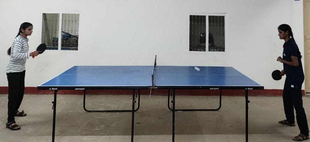 डॉ. सुदाम प्रसाद बाल विद्या मंदिर कन्या इंटर कॉलेज में प्रतियोगिताओं की विजेता छात्राओं को मेडल