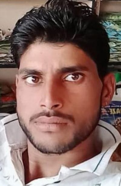 सहसवान के खागी नगला में घटा बाढ़ का पानी खेत में फसलें हुई खराब। संवाद