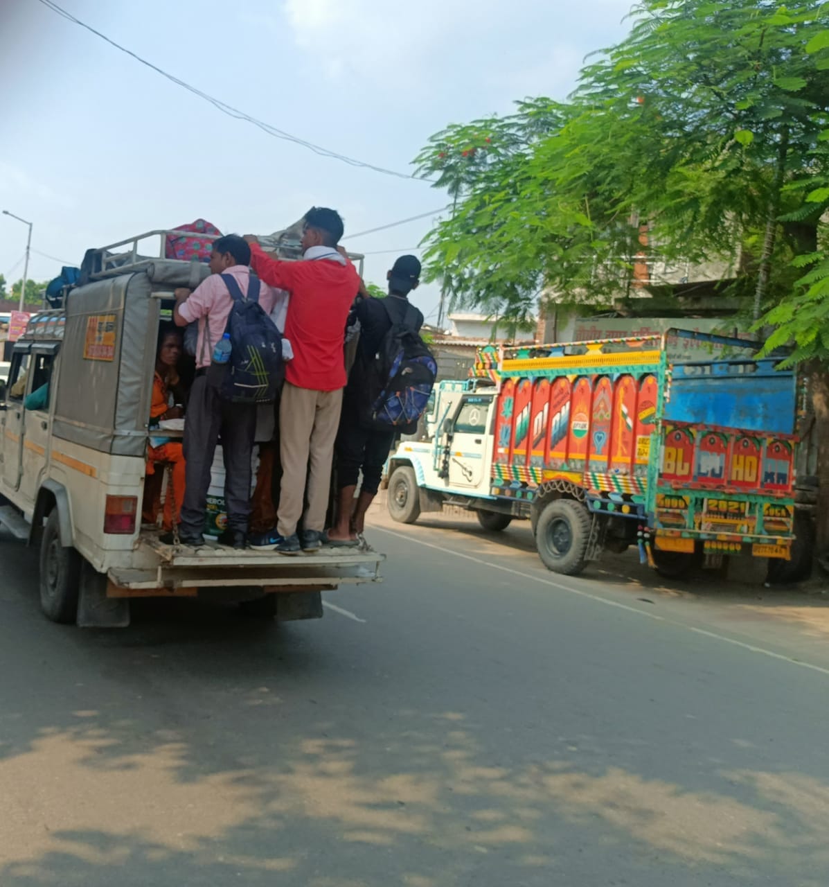रक्षा बंधन पर्व पर रोडवेज की बसो में रही यात्रियो की भीड़ । संवाद