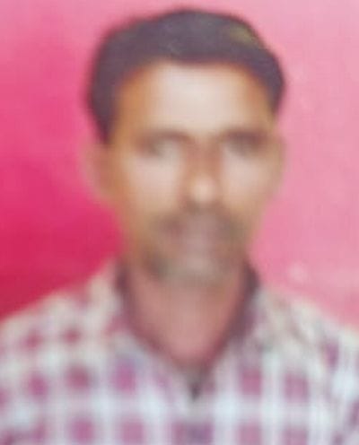 वीरेश की मौत के बाद गमगीन बैठे परिजन। संवाद