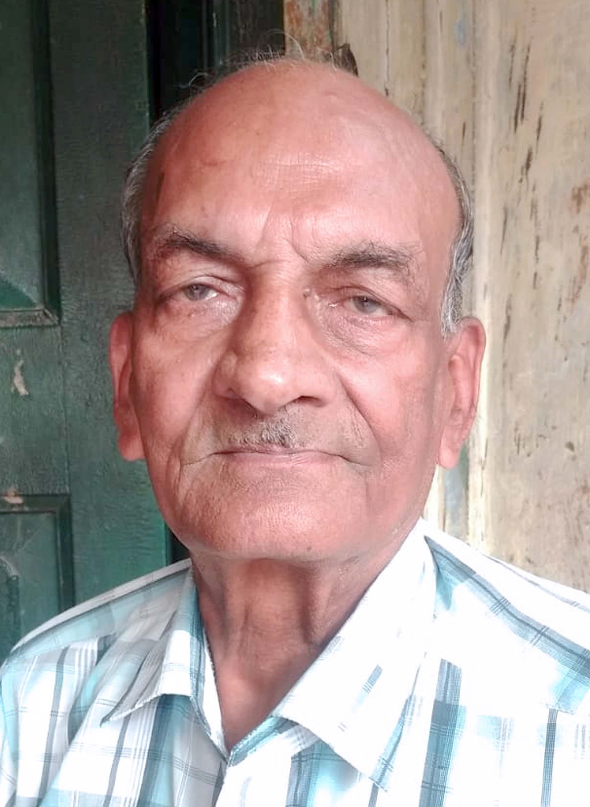 अंबाला सिटी के थापर मार्केट में बनी जाम की परिस्थितियों का सामना करने वाहन चालक।