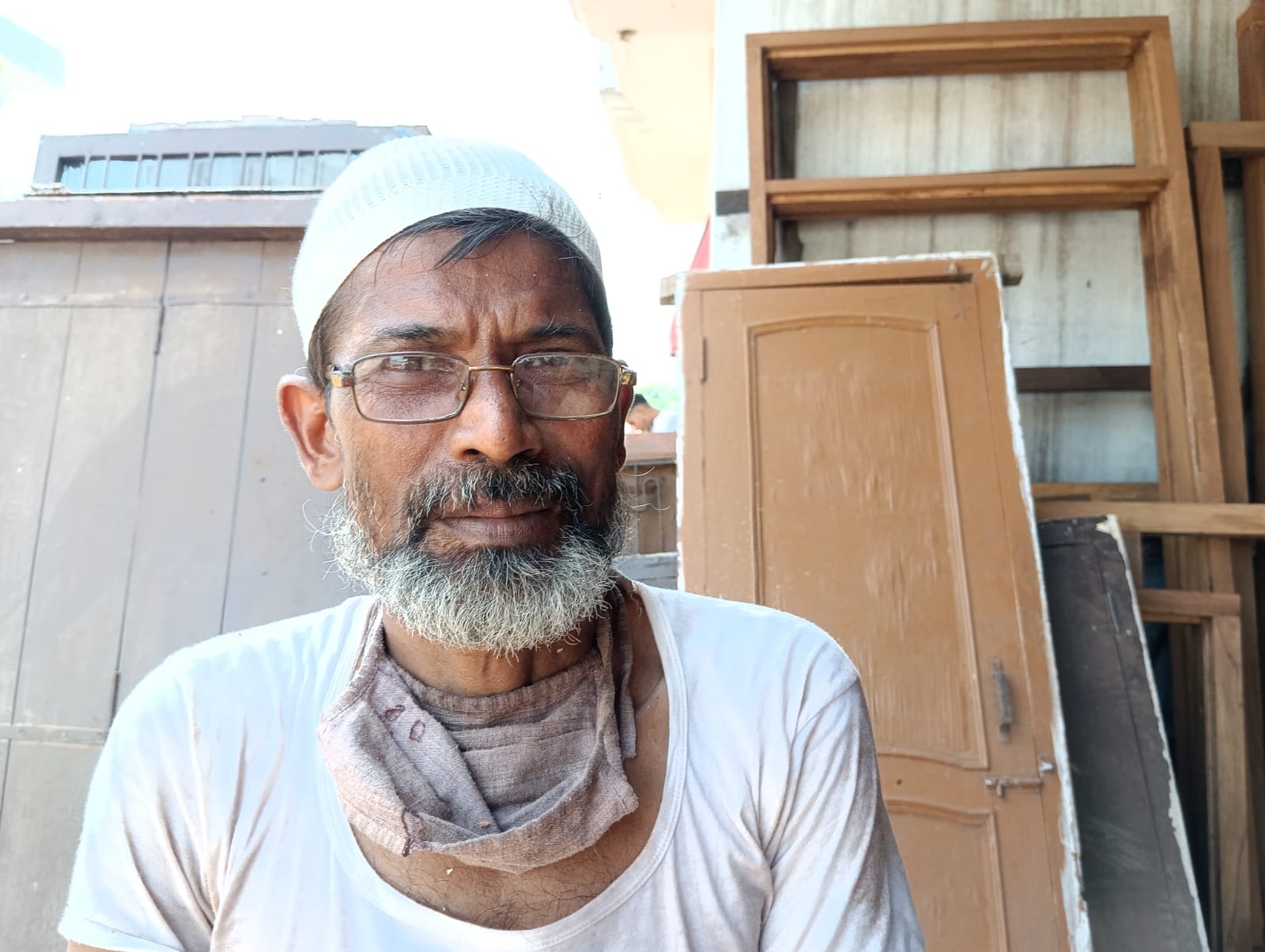 ग्राम चिड़िया दाह की खस्ताहाल सड़क । संवाद