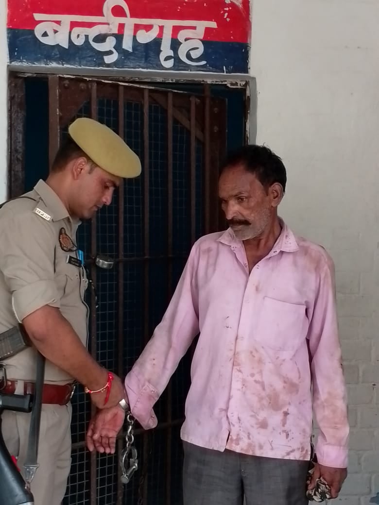हरेवली में घटना स्थल का दौरा कर लोगों ने जानकारी करते एएसपी पूर्वी धर्म सिंह मार्छाल व अन्य अ हरेवली में घटना स्थल का दौरा कर लोगों ने जानकारी करते एएसपी पूर्वी धर्म सिंह मार्छाल व अन्य अ
