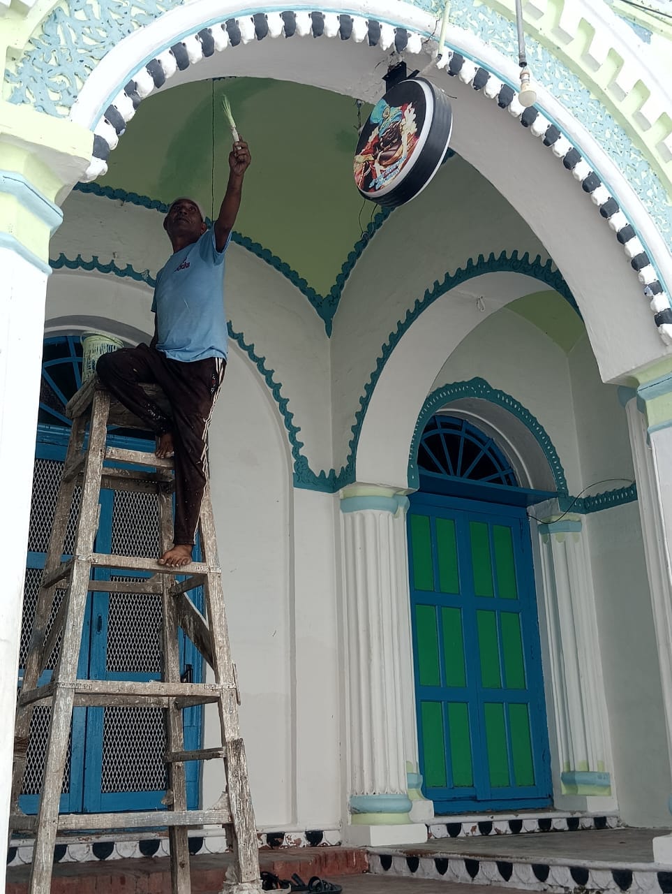 तैयारी श्री कूष्ण जन्माअष्टमी पर्व की - शहर के मोहल्ला साहुकारा स्थित श्री राधा रमण मंदिर में 