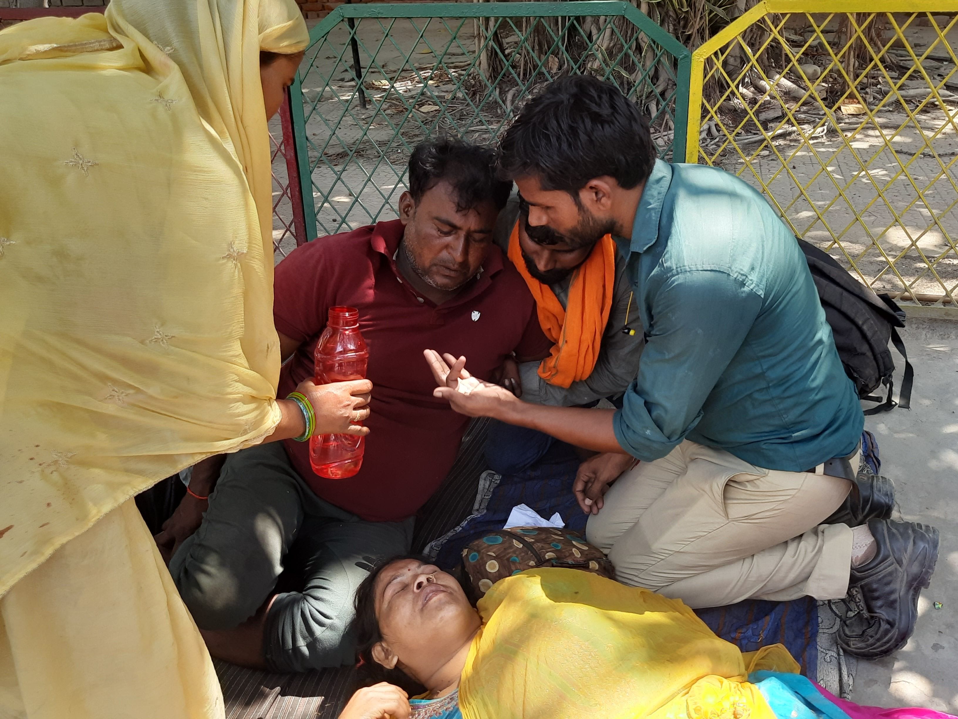 फोटो :04: केएमपी के निकट गढ़ी बाला के पास हाईवे किनारे गड्ढे में पलटी पिकअप बोलेरो गाड़ी। स्रोत फोटो :04: केएमपी के निकट गढ़ी बाला के पास हाईवे किनारे गड्ढे में पलटी पिकअप बोलेरो गाड़ी। स्रोत