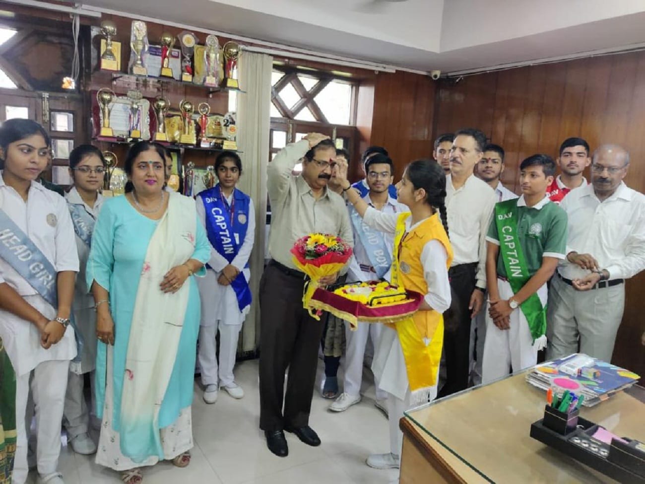 द स्कॉलर्स स्कूल में शिक्षक दिवस मनाया। द स्कॉलर्स स्कूल में शिक्षक दिवस मनाया।