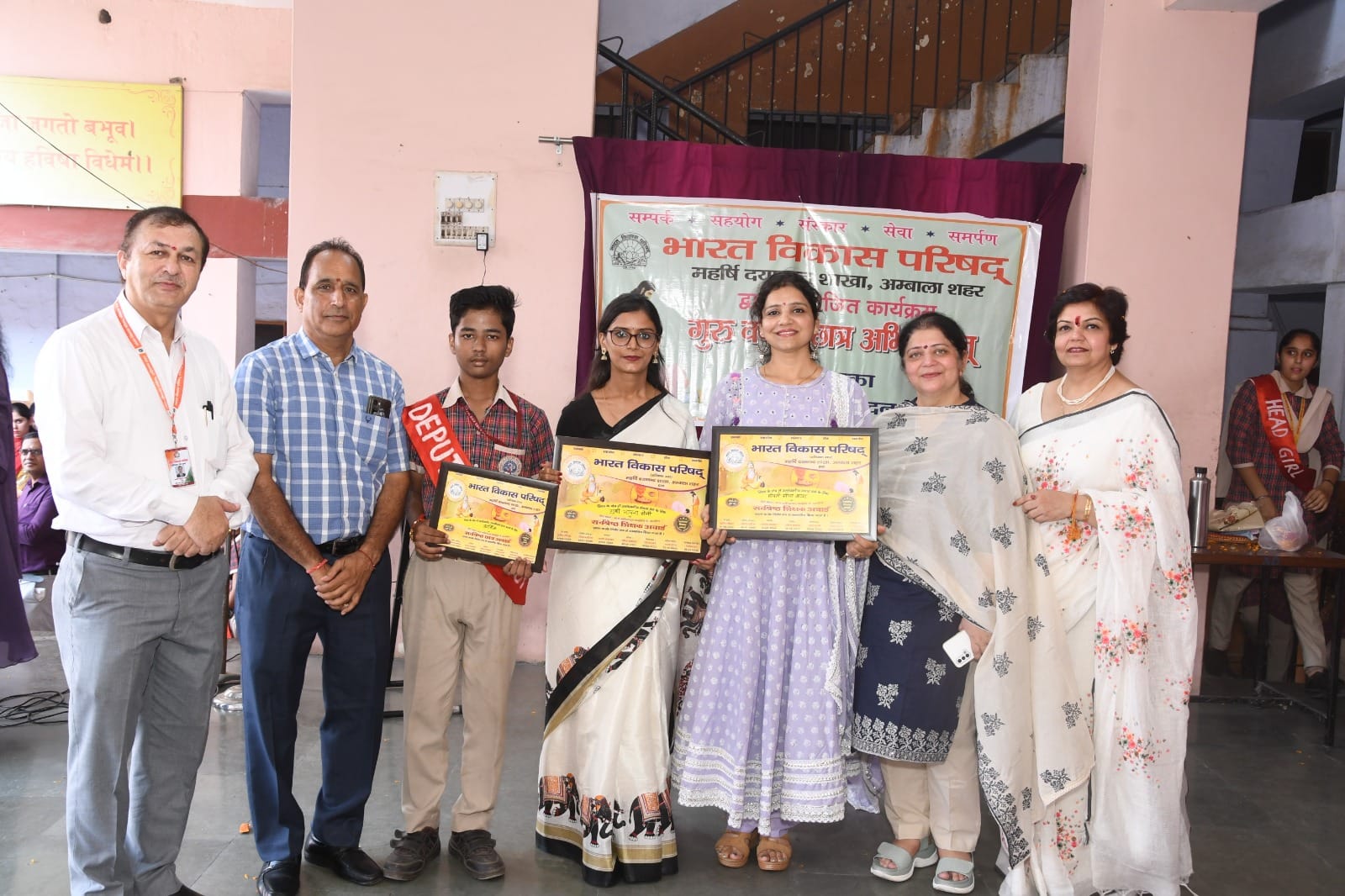 द स्कॉलर्स स्कूल में शिक्षक दिवस मनाया। द स्कॉलर्स स्कूल में शिक्षक दिवस मनाया।
