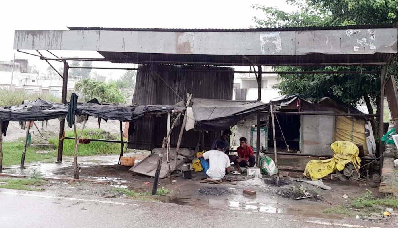 संदीप मिश्रा, अधिवक्ता खुटार। संवाद