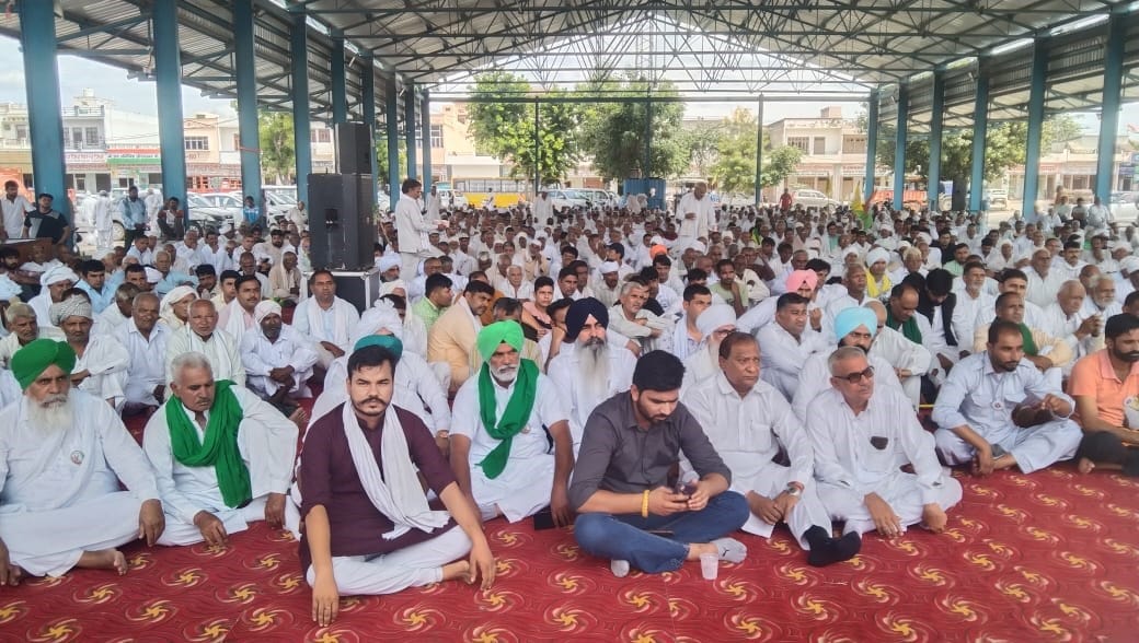 फोटो 21-नई अनाज मंडी में आयोजित महापंचायत में विभिन्न स्थानों से पहुंचे किसान। संवाद फोटो 21-नई अनाज मंडी में आयोजित महापंचायत में विभिन्न स्थानों से पहुंचे किसान। संवाद