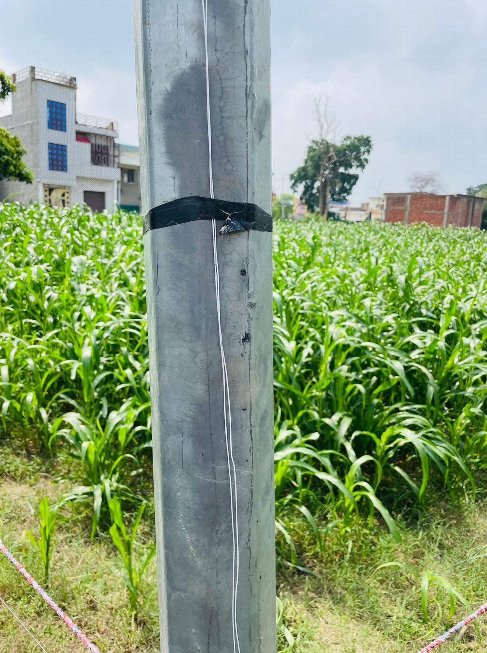 घटना स्थल पर जांच करती पुलिस। संवाद