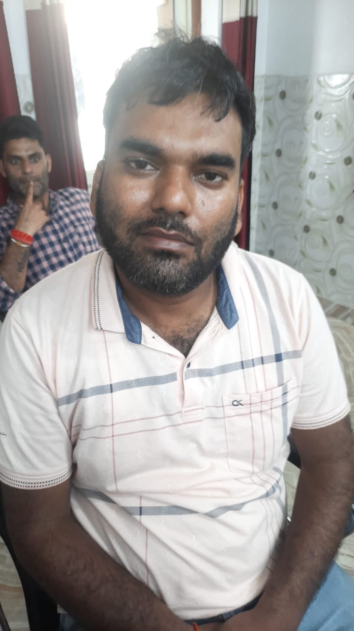 आरोपी लेखपाल धनवीर यादव
